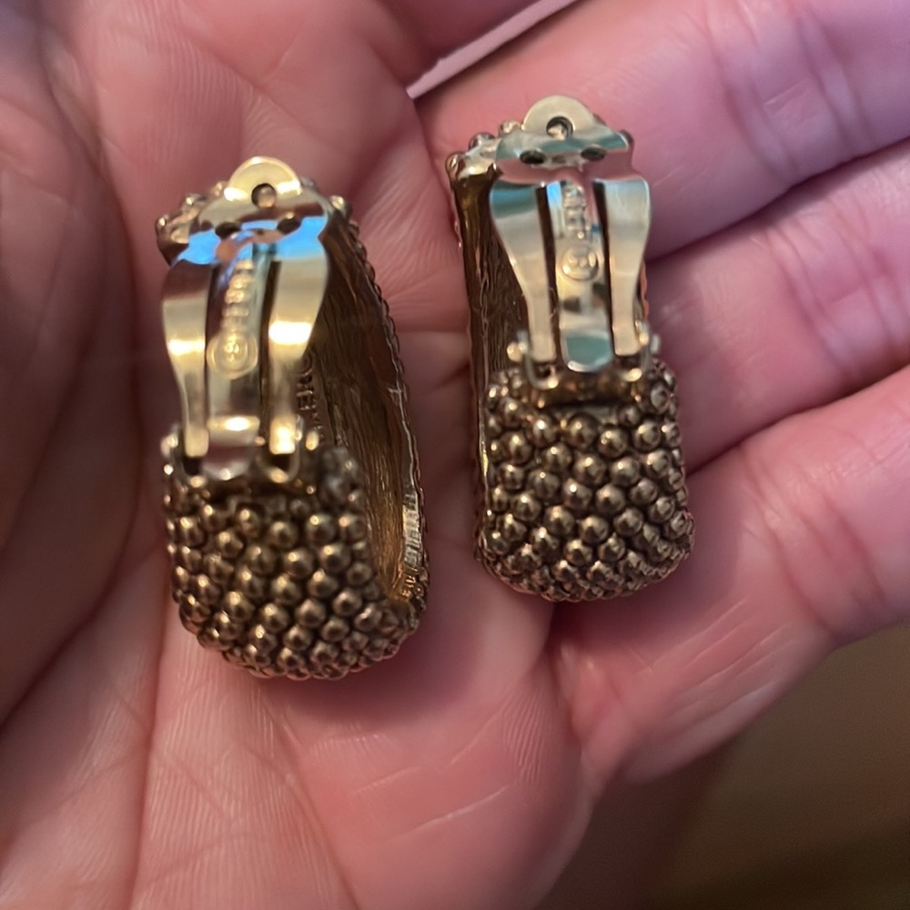 Vintage Ciner clip on earrings - Picture 2 of 6